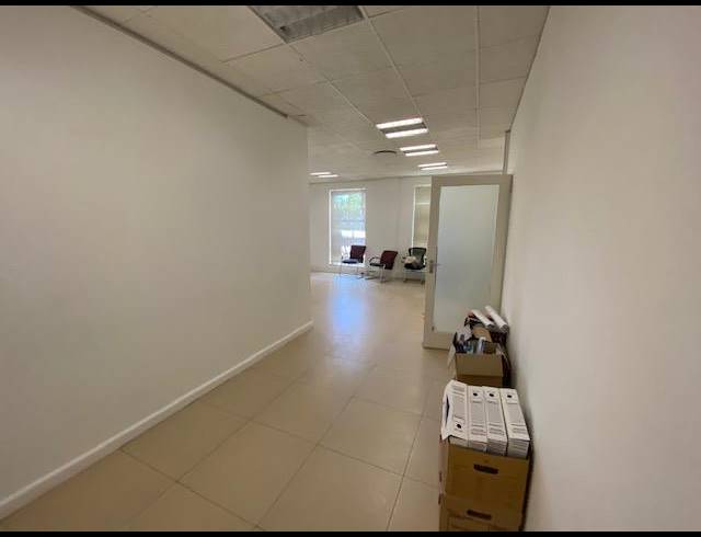 85M² OFFICE TO LET IN RONDEBOSCH